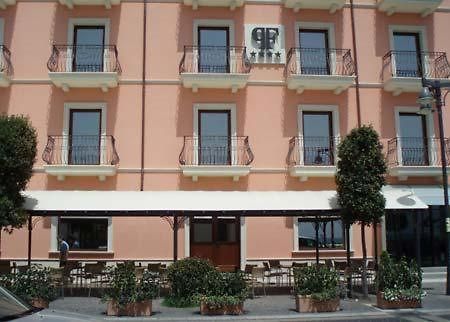 Palazzo Foti Hotel Crotone Extérieur photo