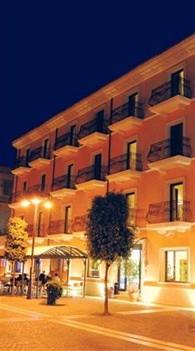 Palazzo Foti Hotel Crotone Extérieur photo