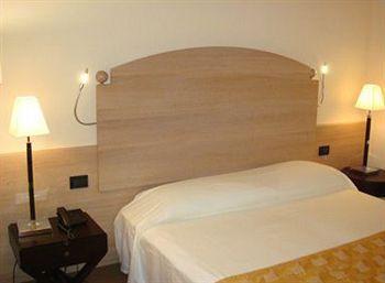 Palazzo Foti Hotel Crotone Extérieur photo